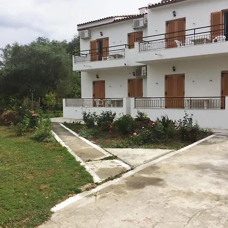 Captains & Apartment Kavos